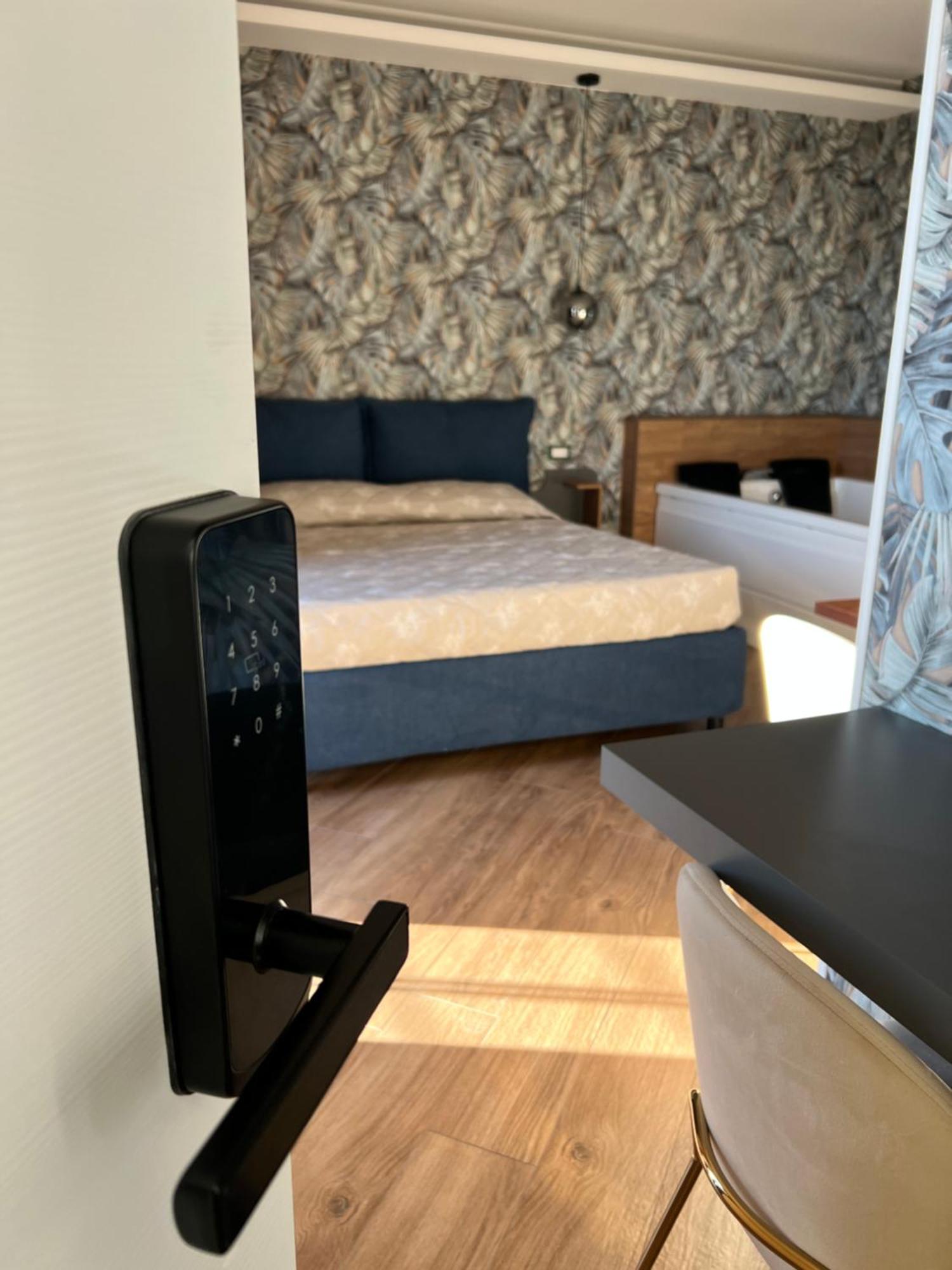 Poseidonrooms 卡梅罗塔的码头 外观 照片